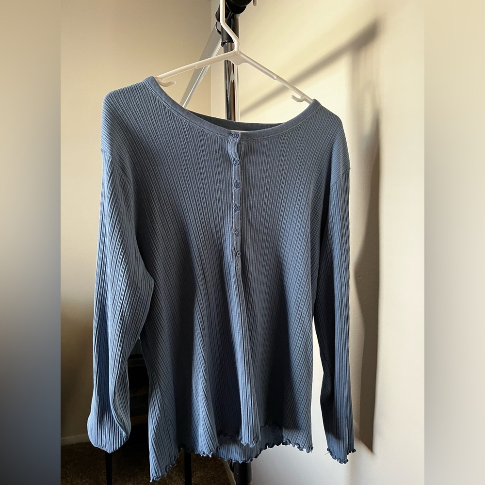Old Navy knit long sleeve blouse